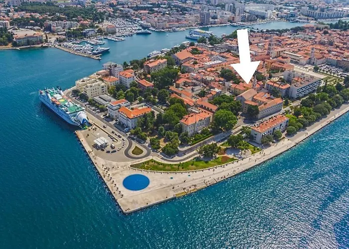 Golden Sea Organ Apartment