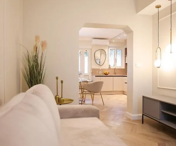 Golden Sea Organ Apartment *